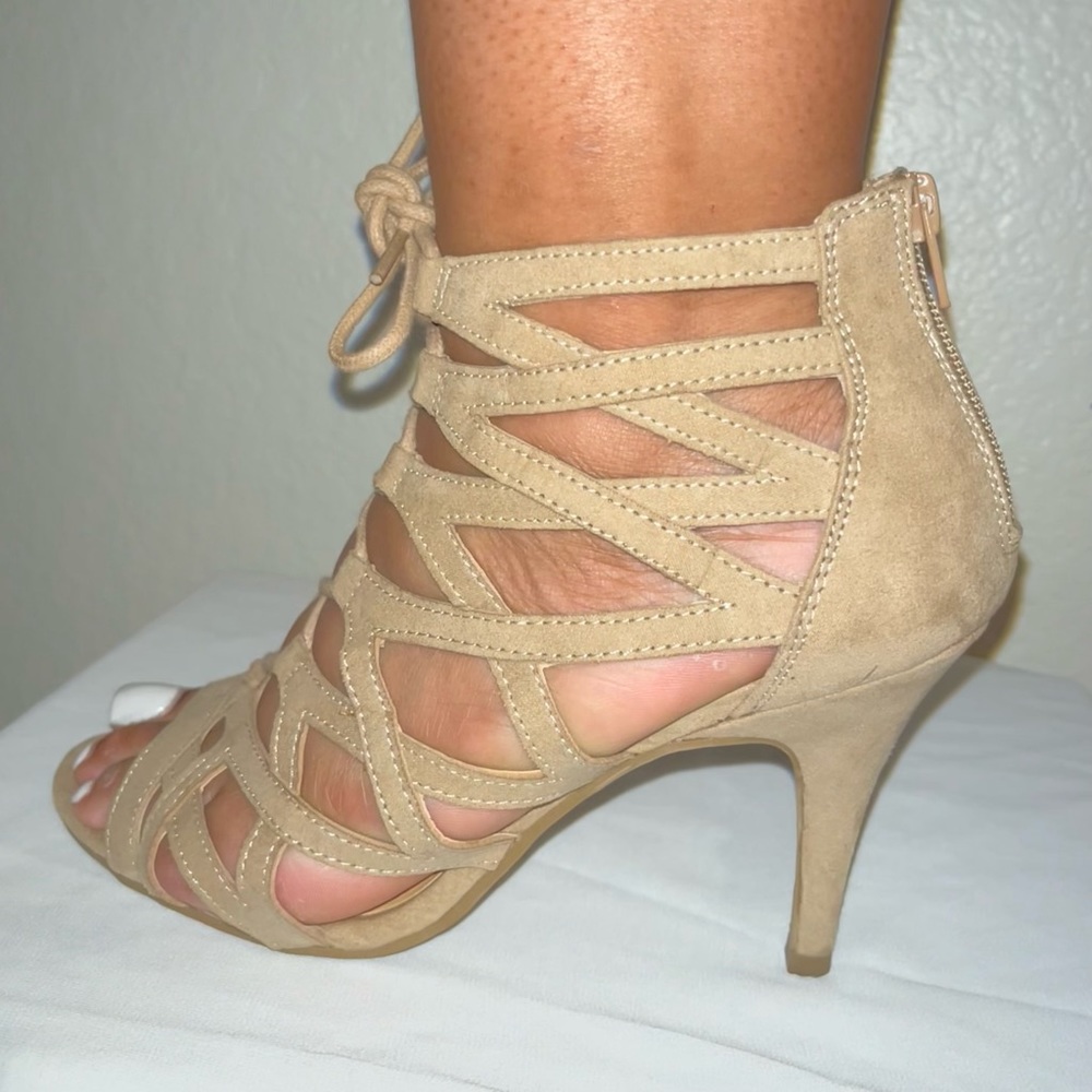 Christian Siriano “MADNESS FOLIE” caged nude heels in womens size 9 heels.